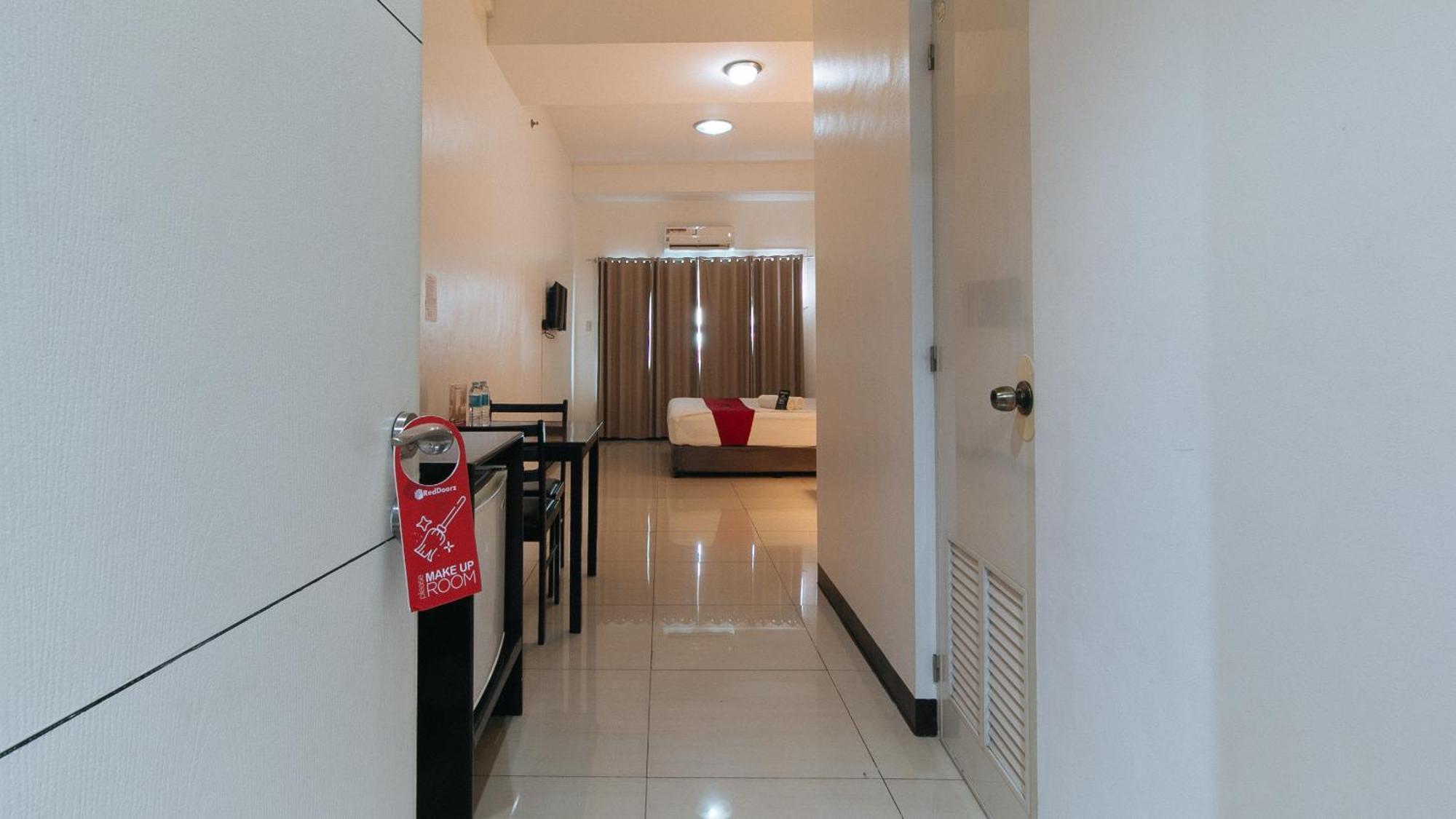 Reddoorz Plus At Banawe Quezon City Exterior photo